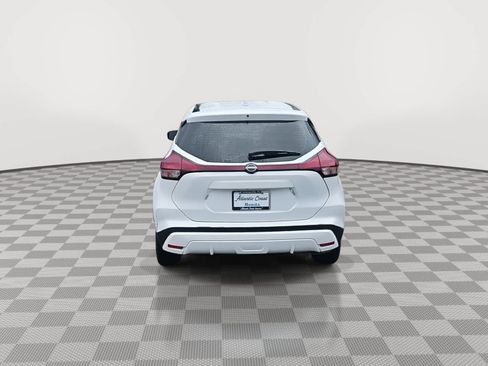 Used 2023 Nissan Kicks S FWD image 7