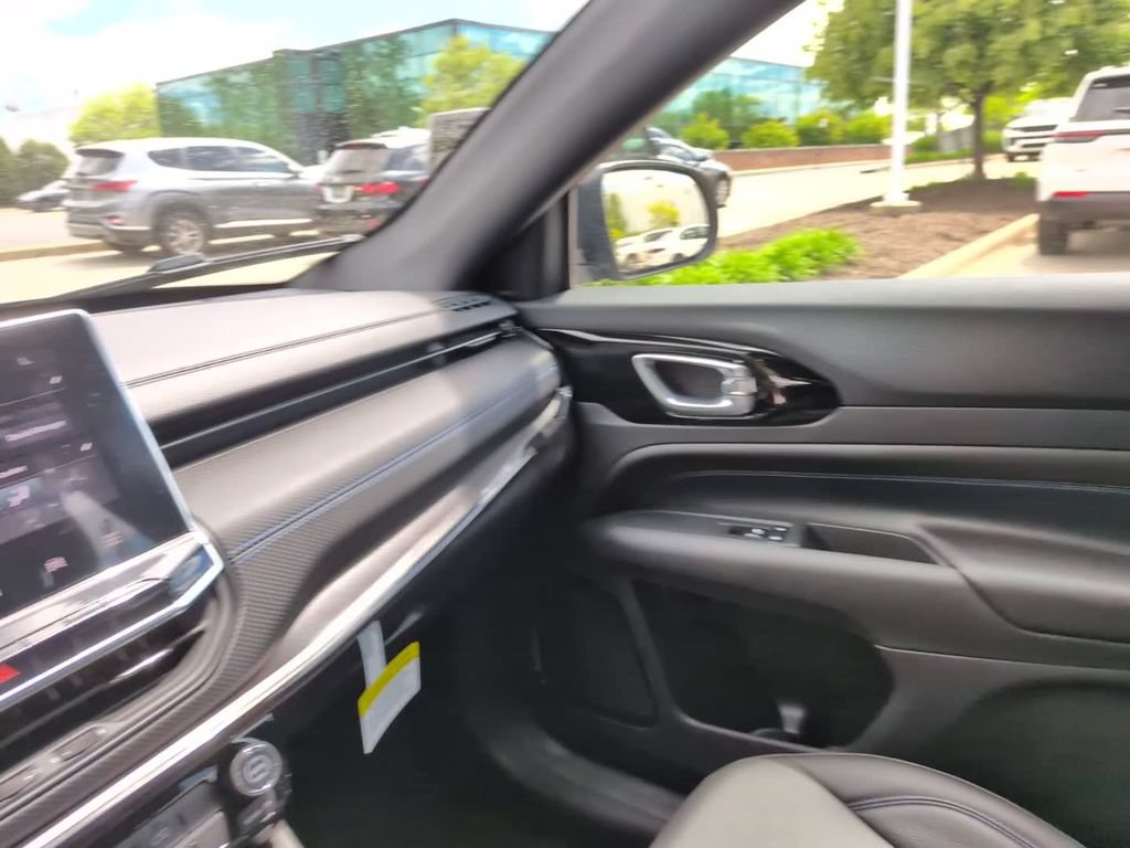 New 2026 Jeep Compass Latitude AWD/4WD image 40
