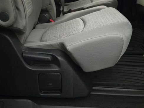 Used 2023 Toyota Sienna LE AWD/4WD image 36