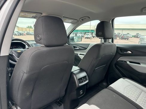 Used 2022 Chevrolet Equinox LS AWD/4WD image 22