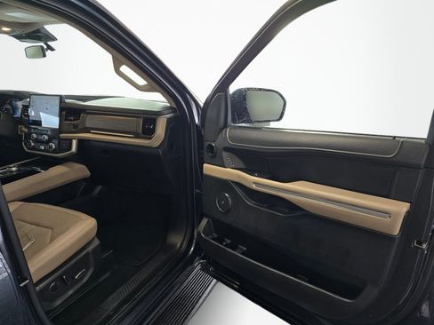 Used 2024 Ford Expedition Limited AWD/4WD image 42