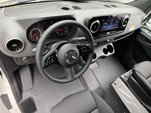 New 2025 Mercedes-Benz Sprinter 2500 image 21