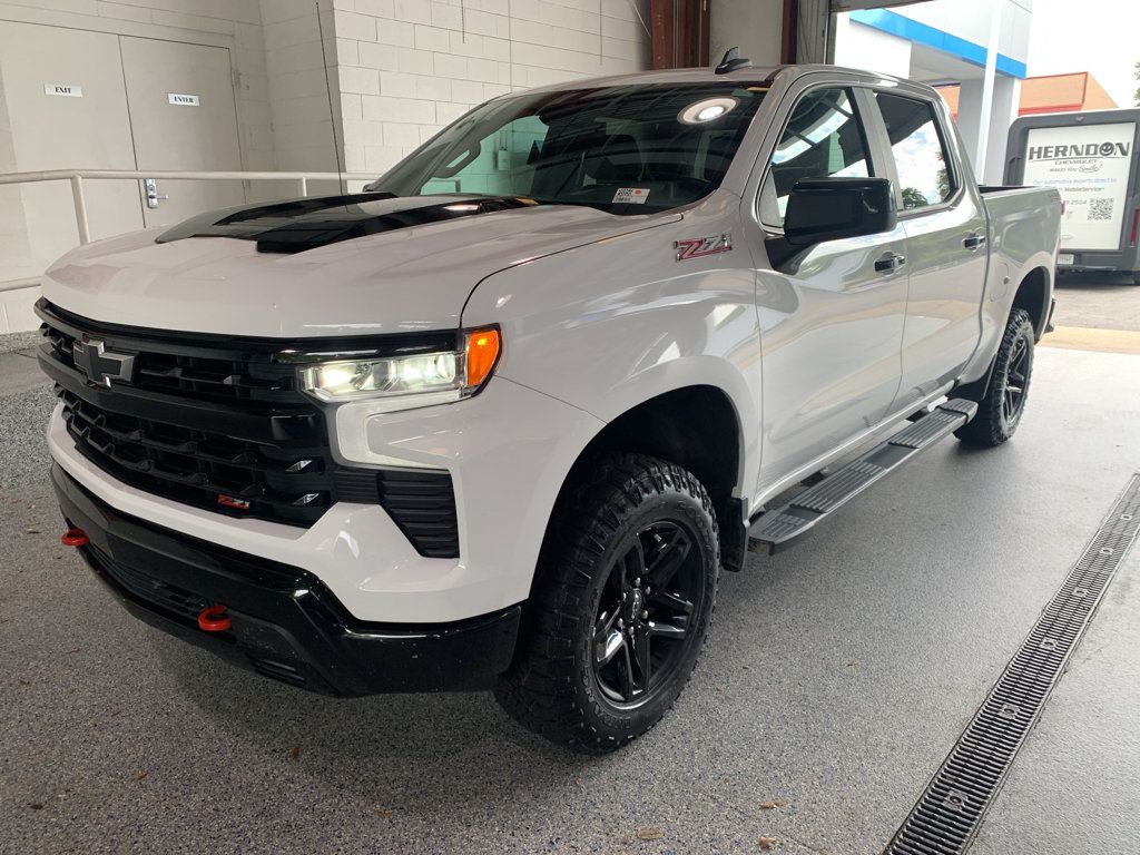 Used 2024 Chevrolet Silverado 1500 LT Trail Boss w/ Protection Package AWD/4WD image 4