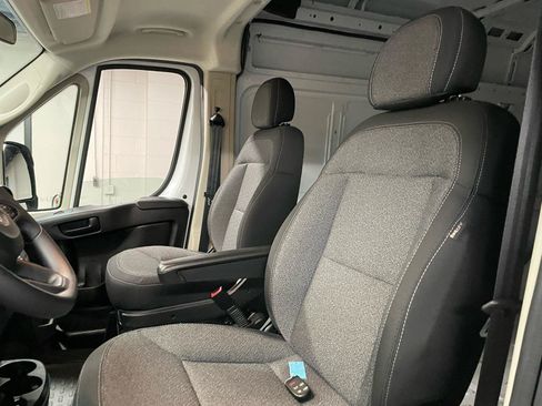 Used 2022 RAM ProMaster 2500 w/ Driver Convenience Group FWD image 19