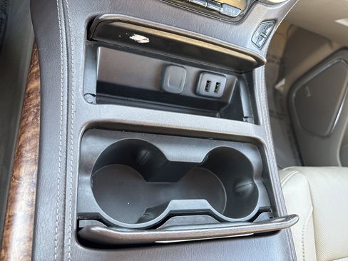 Used 2018 Chevrolet Suburban Premier image 31