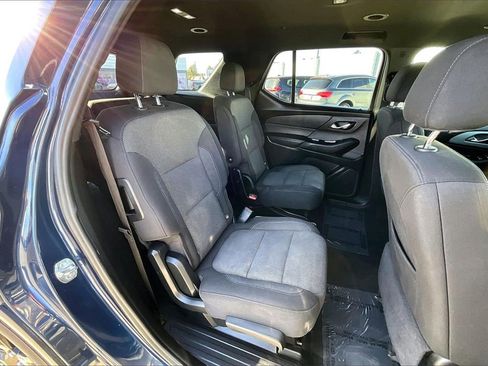 Used 2023 Chevrolet Traverse LT image 28