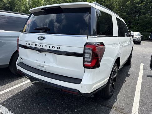 Used 2023 Ford Expedition Limited AWD/4WD image 17