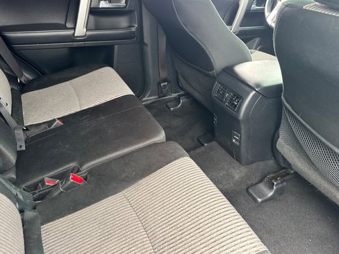 Used 2019 Toyota 4Runner SR5 AWD/4WD image 30