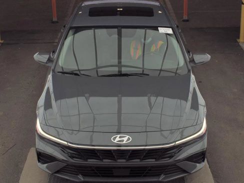 Used 2024 Hyundai Elantra Limited image 7