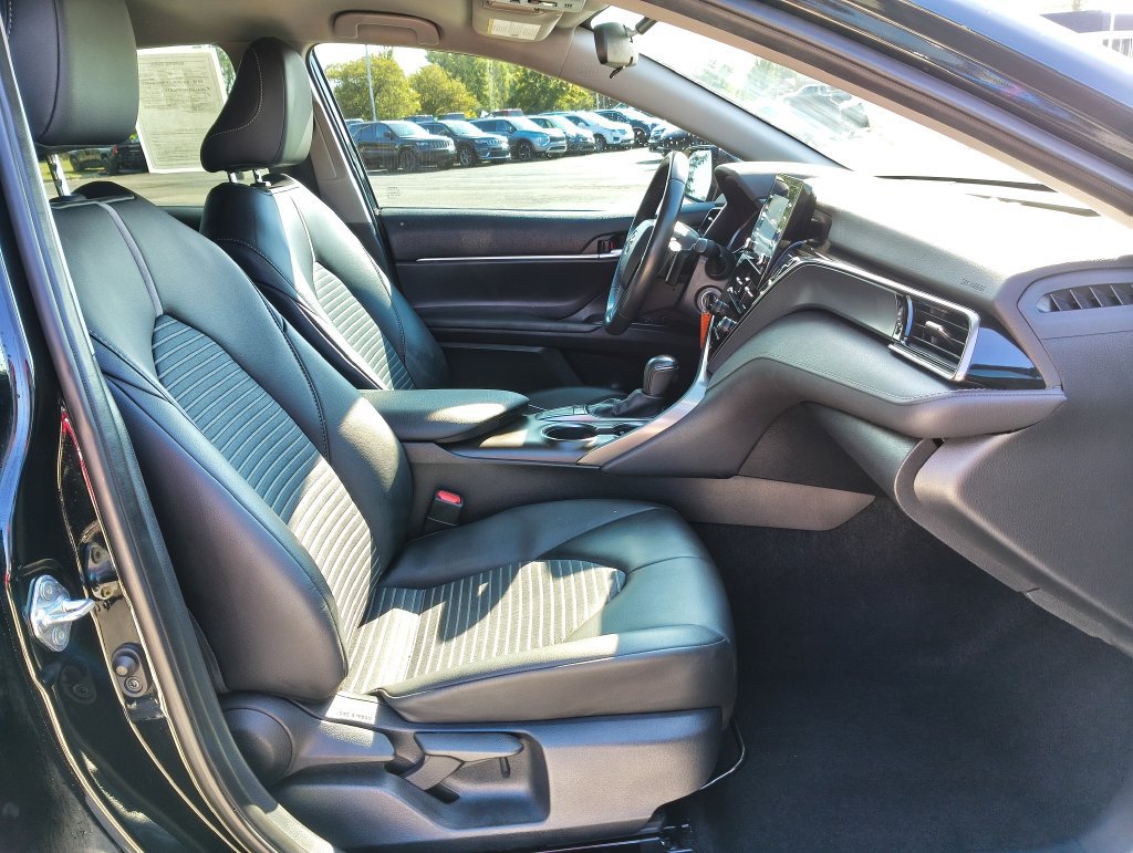 Used 2024 Toyota Camry SE FWD image 9