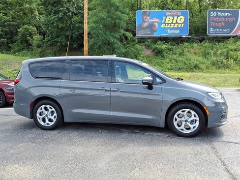 Certified 2023 Chrysler Pacifica Touring-L w/ S Appearance Package FWD image 5