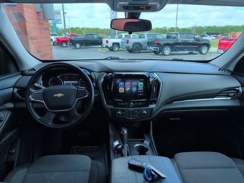 Used 2018 Chevrolet Traverse LT FWD image 15