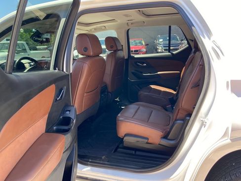 Used 2021 Chevrolet Traverse High Country w/ LPO, Floor Liner Package AWD/4WD image 24