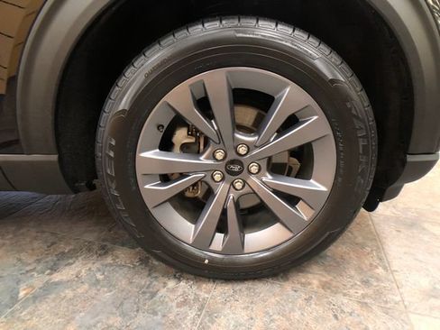 Certified 2023 Ford Explorer XLT w/ Equipment Group 202A AWD/4WD image 9