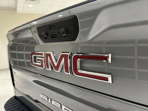 Used 2024 GMC Sierra 3500 SLT w/ SLT Convenience Package AWD/4WD image 31