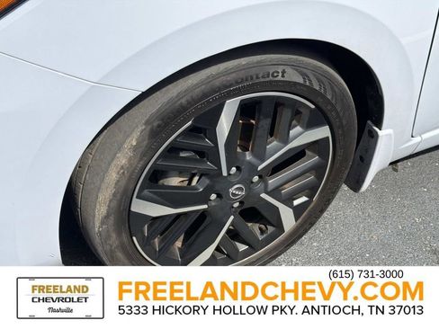 Used 2023 Nissan Versa SR w/ Trunk Package FWD image 9