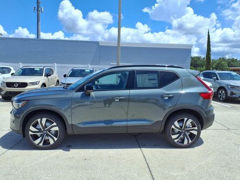 New 2026 Volvo XC40 B4 Plus w/ Protection Package Premier image 4