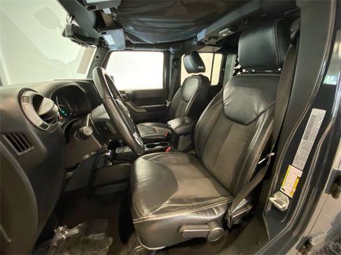 Used 2018 Jeep Wrangler Unlimited Sport image 10