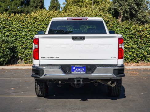 Used 2024 Chevrolet Silverado 2500 LTZ AWD/4WD image 5