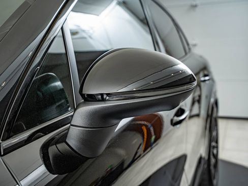 Certified 2025 Porsche Cayenne E-Hybrid Coupe AWD/4WD image 12