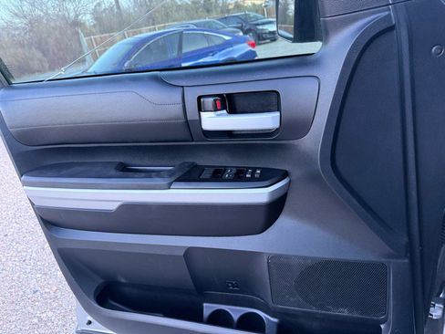 Used 2014 Toyota Tundra Limited image 16