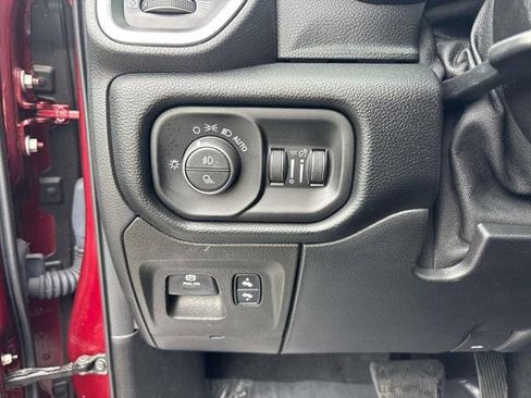 Used 2019 RAM 1500 Laramie image 17