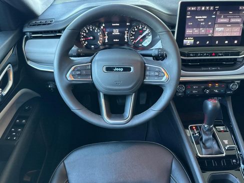 Used 2025 Jeep Compass Limited AWD/4WD image 27