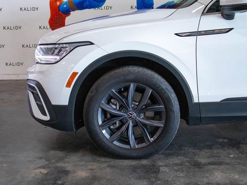 Used 2022 Volkswagen Tiguan SE image 15