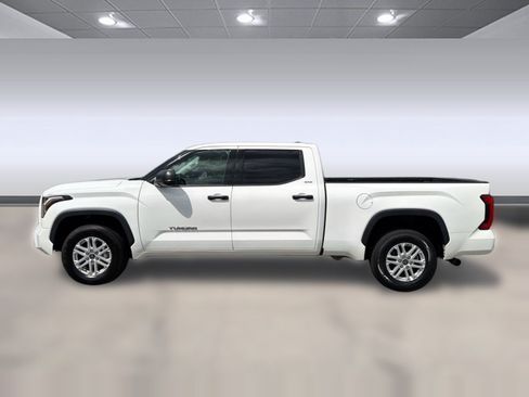 Used 2022 Toyota Tundra SR5 AWD/4WD image 2