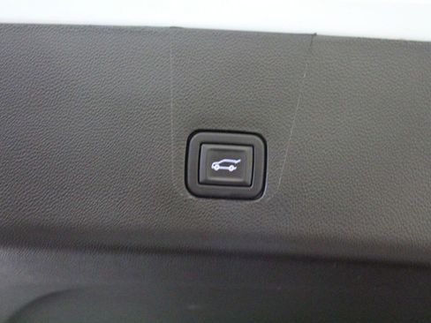 Used 2023 Chevrolet Traverse RS w/ LPO, Floor Liner Package image 33