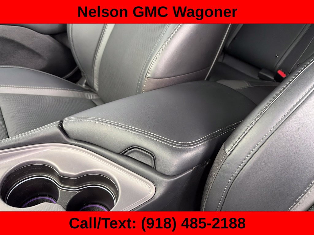 Used 2023 Dodge Challenger SXT w/ Plus Package RWD image 33