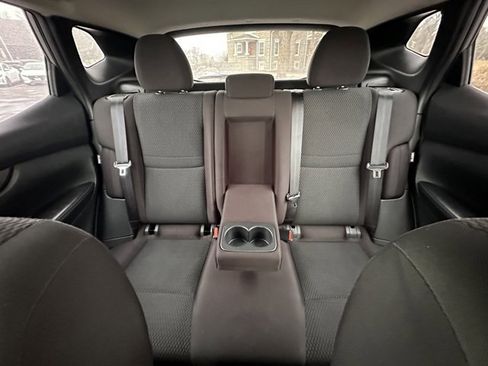 Used 2020 Nissan Rogue Sport S image 29