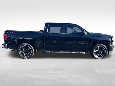 Used 2018 Chevrolet Silverado 1500 LT w/ LPO, Black Pack image 11