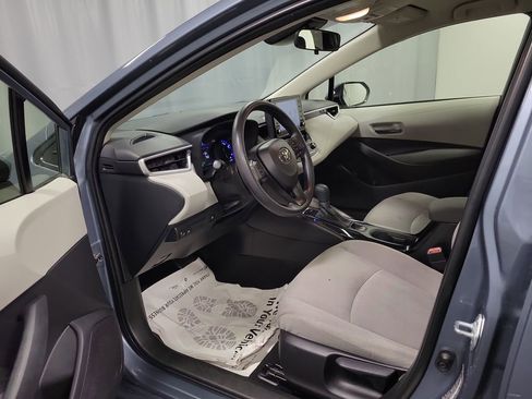 Used 2022 Toyota Corolla LE image 12