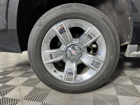 Used 2015 Chevrolet Suburban LT w/ Luxury Package image 51