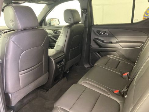 Used 2023 Chevrolet Traverse LT w/ Rear Camera Mirror Package AWD/4WD image 18