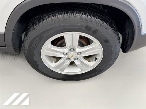 Used 2020 Chevrolet Trax LS w/ Tint and Cruise Package FWD image 30