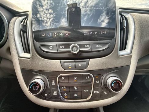 Used 2022 Chevrolet Malibu LT FWD image 18