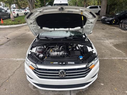 Used 2020 Volkswagen Jetta SE w/ SE Cold Weather Package FWD image 29