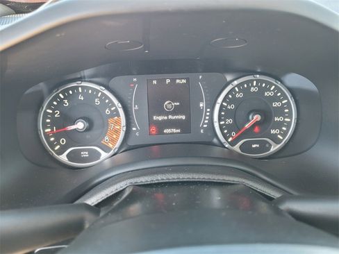 Used 2020 Jeep Renegade Latitude w/ Cold Weather Group image 33