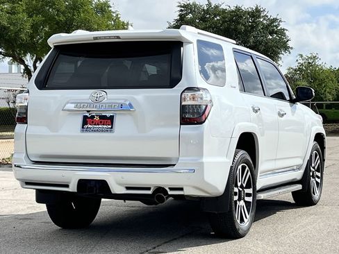 Used 2024 Toyota 4Runner Limited AWD/4WD image 4
