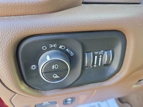 Used 2020 RAM 1500 Laramie image 23