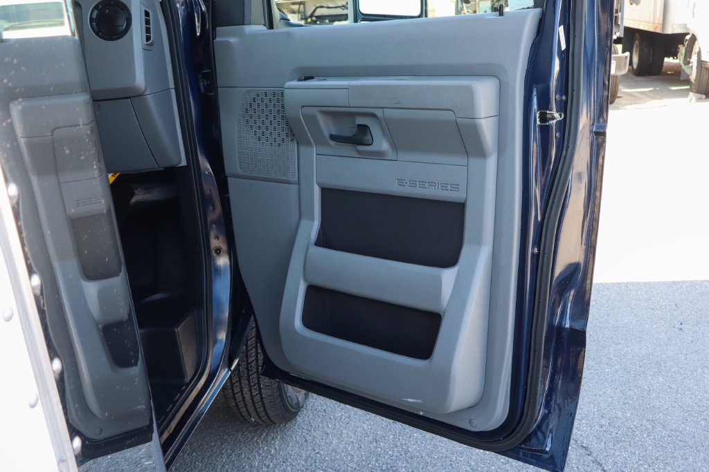 Used 2024 Ford E-450 and Econoline 450 Super Duty w/ Power Windows & Locks Group RWD image 39
