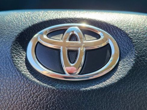 Used 2013 Toyota Camry LE FWD image 36