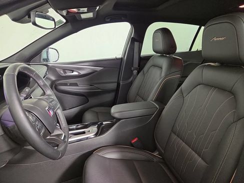 Used 2025 Buick Envista Avenir FWD image 14