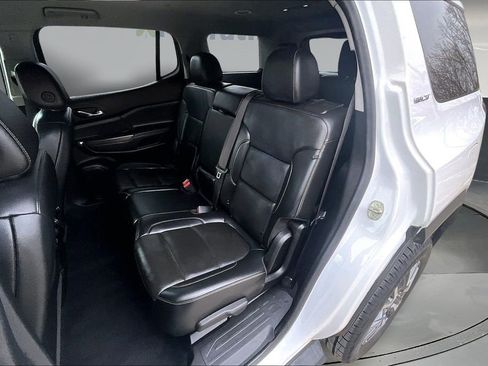 Used 2023 GMC Acadia SLT image 21