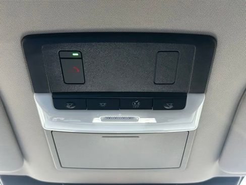 Certified 2025 Nissan Pathfinder SL image 37