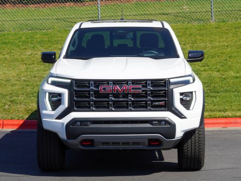Used 2025 GMC Canyon AT4 w/ Nightfall Edition AWD/4WD image 3