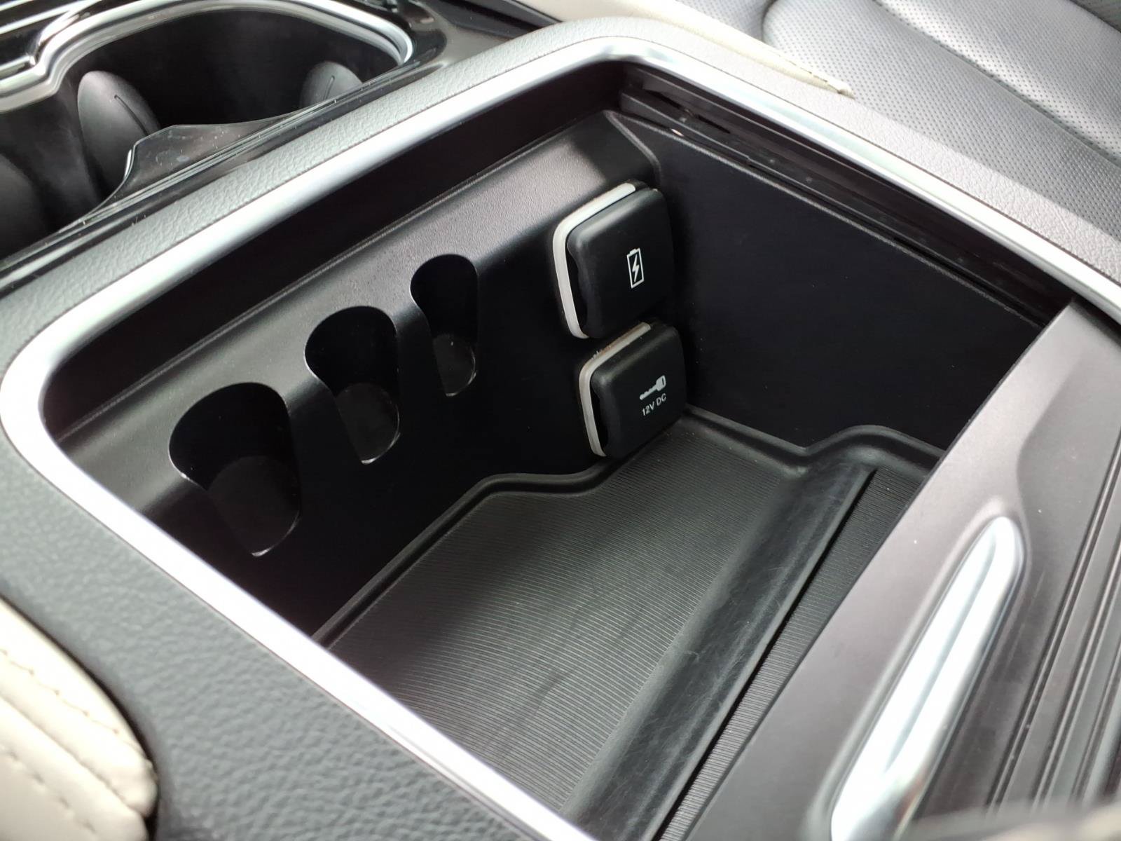Used 2023 Chrysler Pacifica Limited FWD image 31