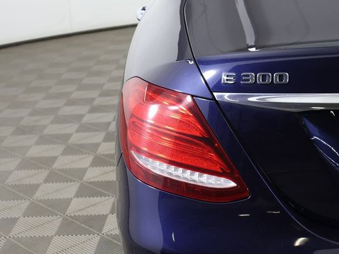 Used 2017 Mercedes-Benz E 300 4MATIC image 16